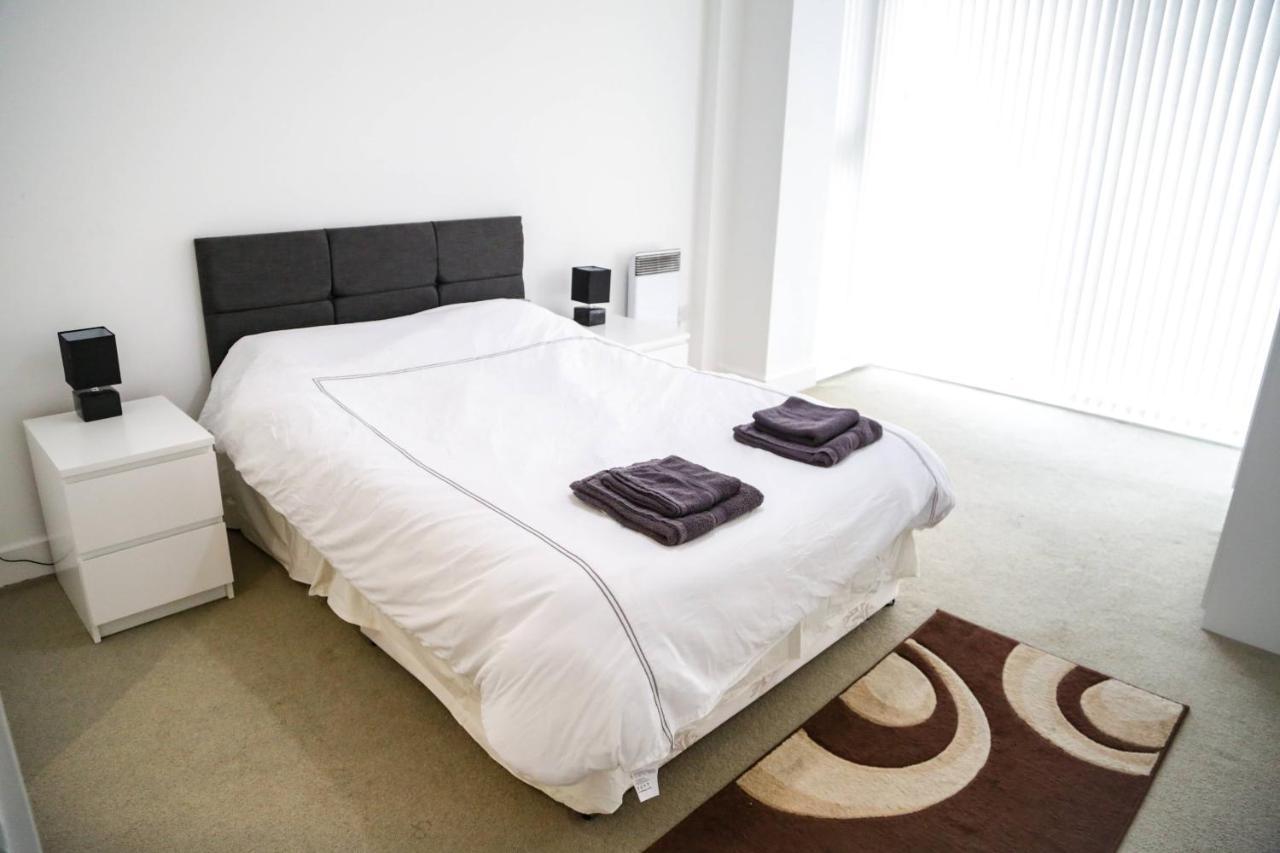 Serviced Apartment In Liverpool City Centre - Free Parking - Balcony - By Happy Days Esterno foto