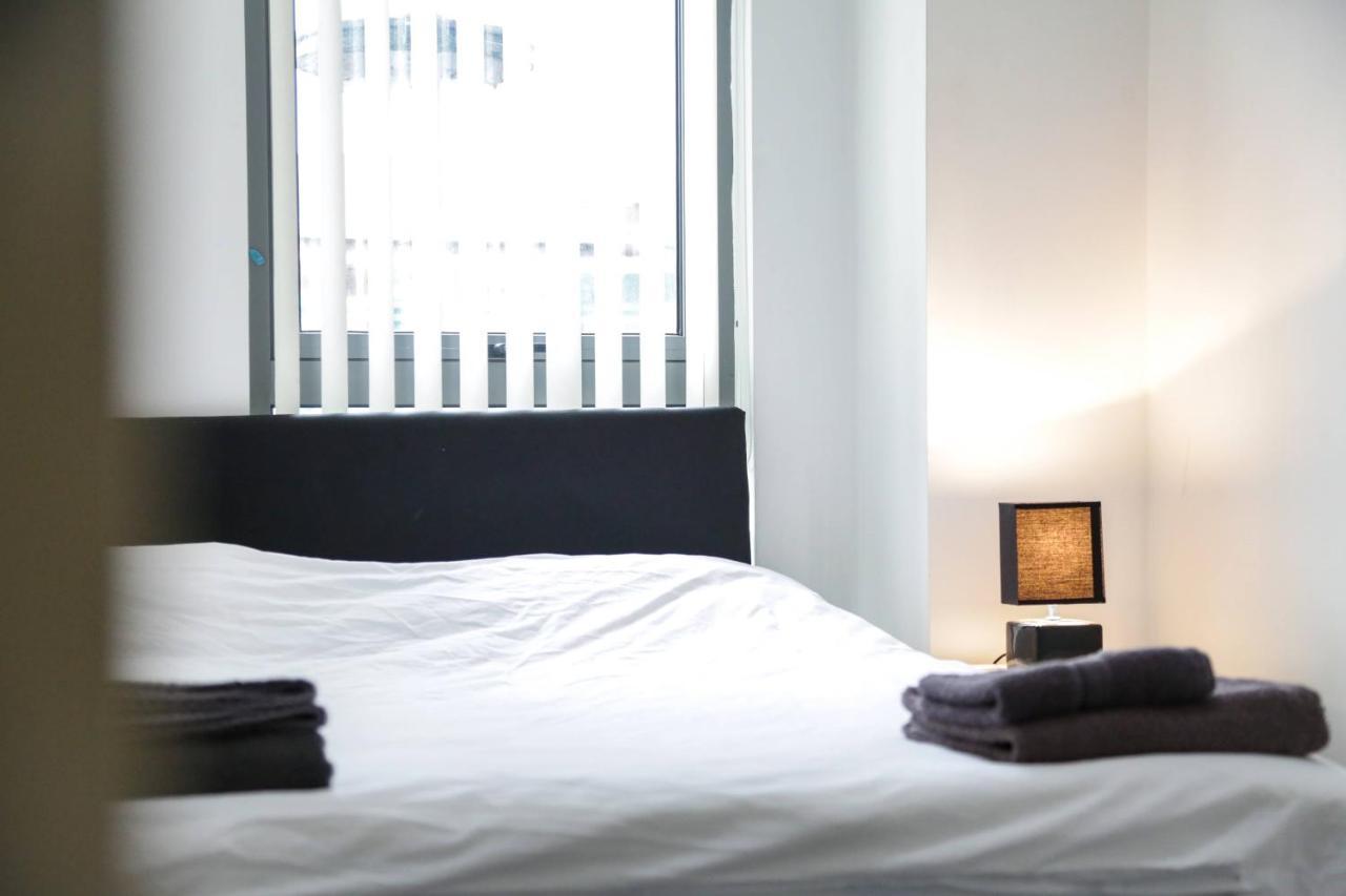 Serviced Apartment In Liverpool City Centre - Free Parking - Balcony - By Happy Days Esterno foto
